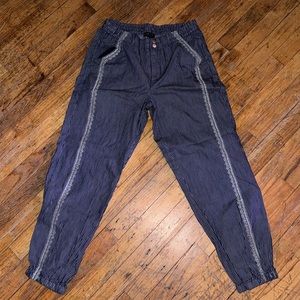 Current Air Joggers‎
